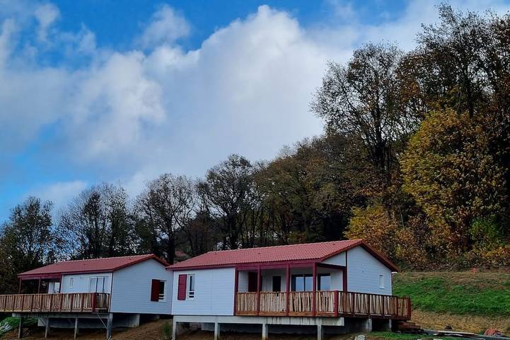 Chalet pour 6 personnes, avec piscine ainsi que jardin et terrasse, animaux acceptés - 1