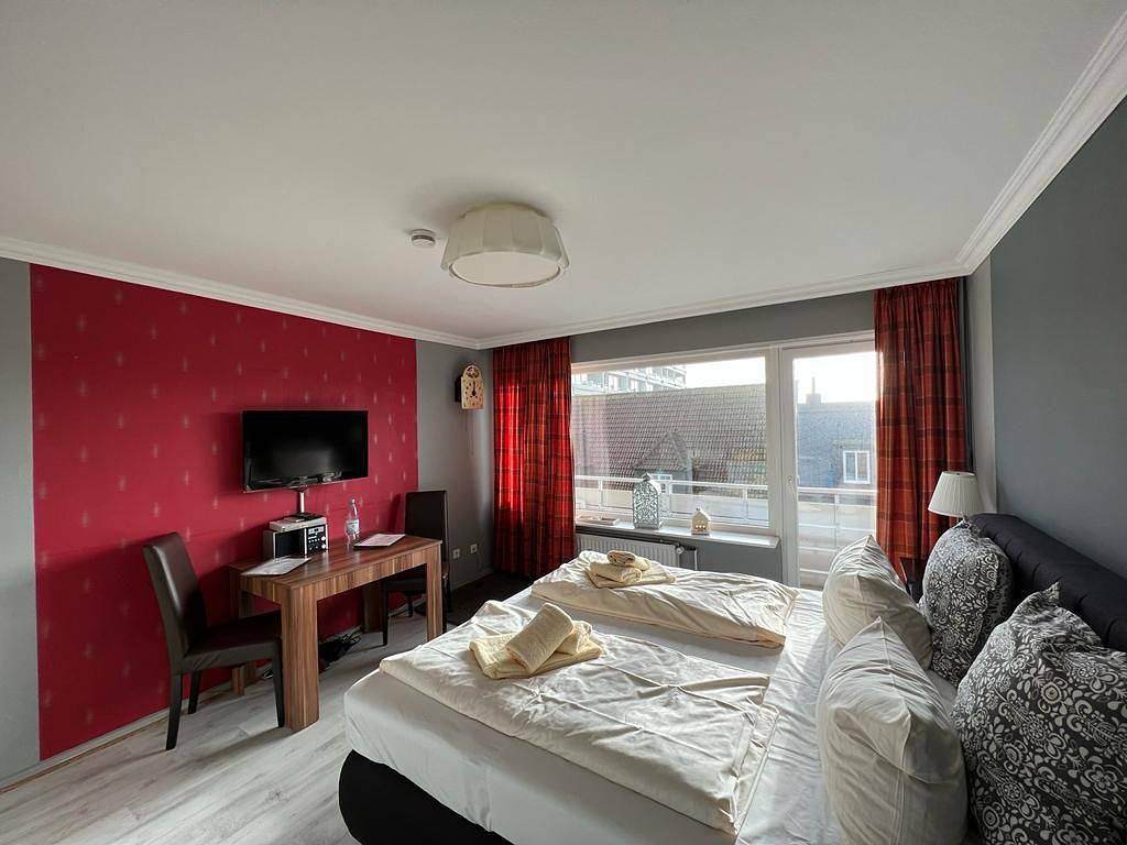 Ganze Wohnung, Perfekt zum Sonnenbaden oder auf das Ferienleben der Strandstraße hinabzuschauen in Westerland, Sylt (Gemeinde)