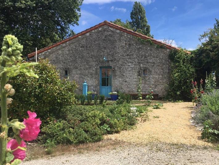 Gîte pour 6 personnes, avec piscine ainsi que jardin et terrasse, animaux acceptés à Saint-Maurice-la-Clouère