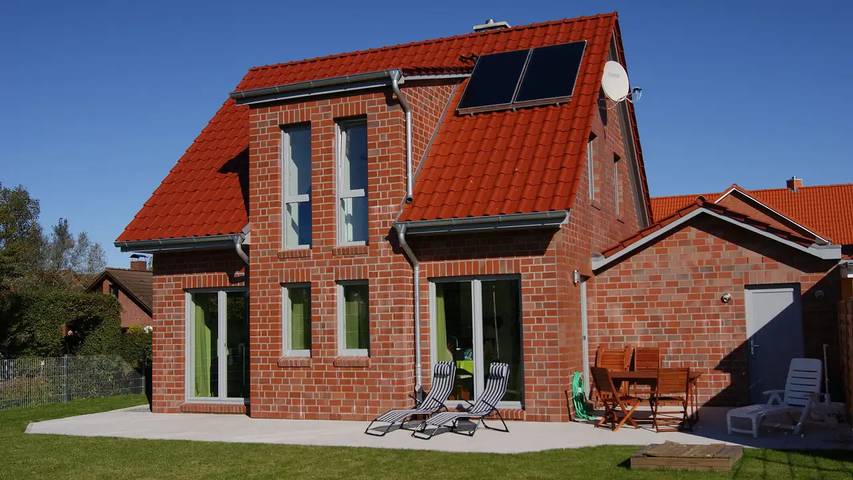 Ferienhaus für 6 Personen, mit Terrasse und Garten sowie Sauna am Schönberger Strand