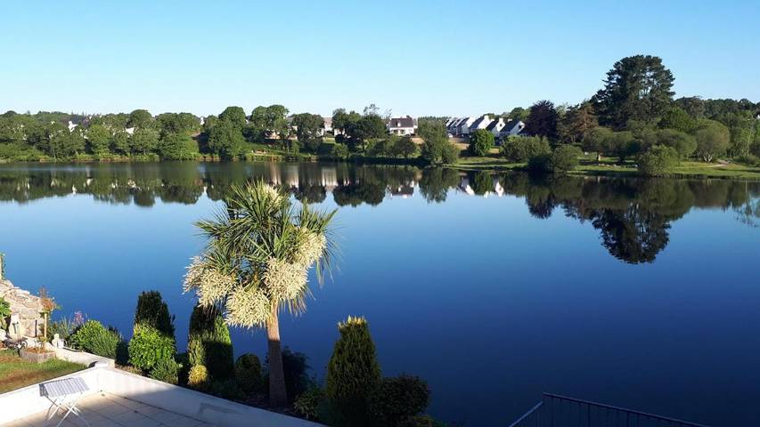 Location de vacances pour 3 personnes, avec vue sur le lac ainsi que vue et jardin, animaux acceptés dans Forêt d'Huelgoat - 2