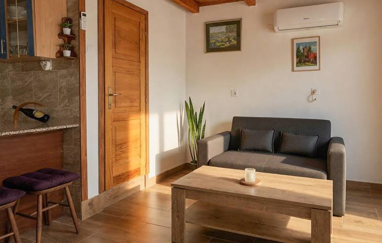 Charmante 112 m² große Ferienwohnung mit Pool, WLAN, Parkplatz und Grill in Sisak-Moslavina