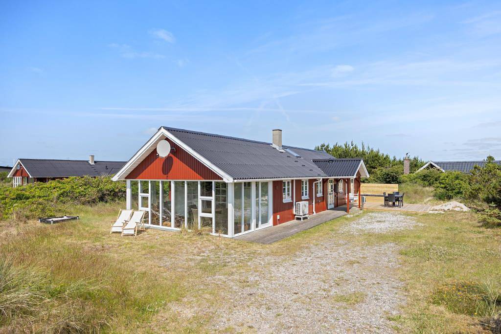 Schönes Ferienhaus für 6 Personen in Nr. Lyngvig mit Wintergarten in Nørre Lyngvig, Hvide Sande