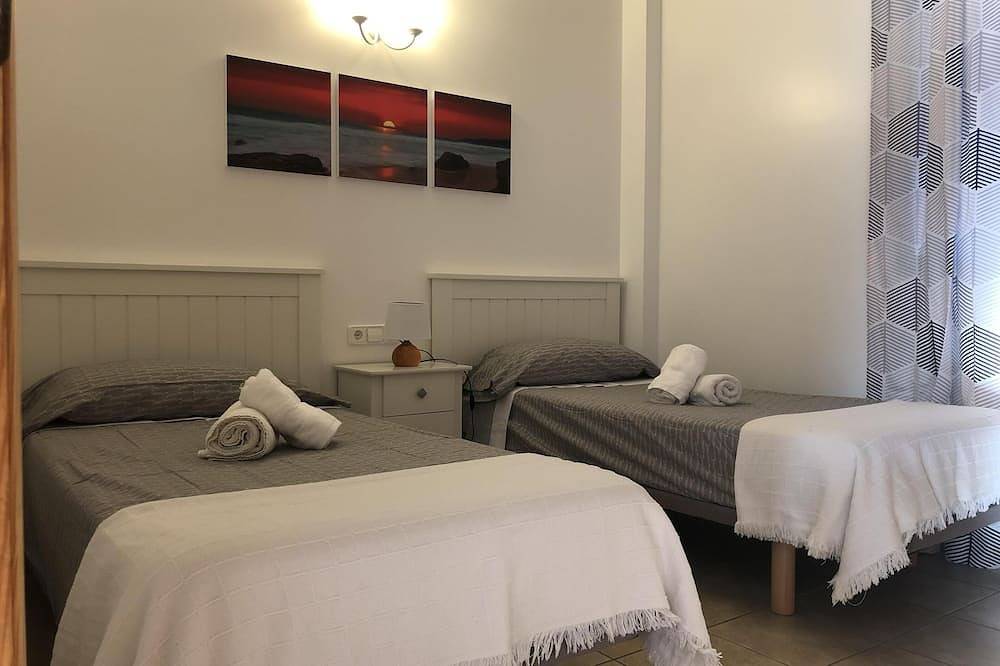 Entire apartment, Low Price Es Pujols center excellent location 5 minutes walk from the beach in Es Pujols, Formentera