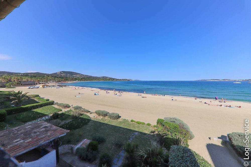 Appartement entier, Superbe appartement climatisé 4 personnes avec vue panoramique sur le Golfe de Saint-Tropez. in Port Grimaud, Grimaud