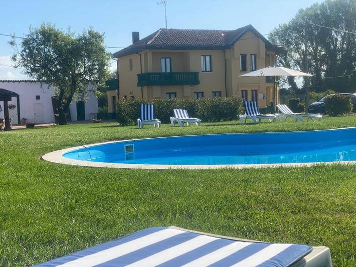 Apartamento para 3 personas, con jardín y piscina en Casalarreina