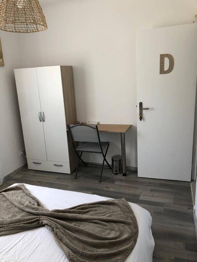 Double Room with Shared Bathroom in Châteauneuf-du-Rhône, Région de nyons