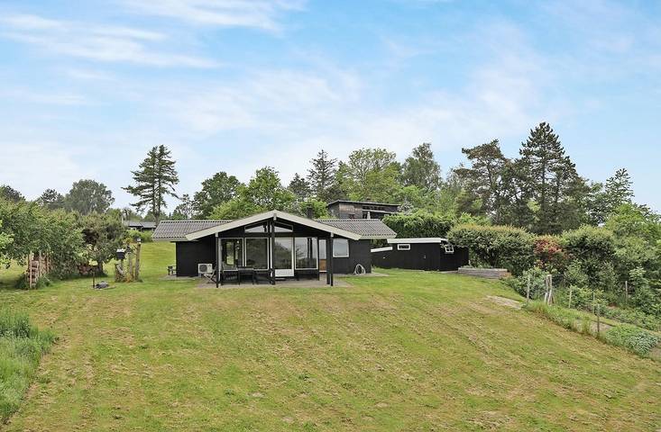 Casa familiar con vistas al mar en la playa de Lynæs in Hundested, Hovedstaden