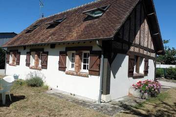 Gîte pour 6 personnes, avec jardin à Salbris