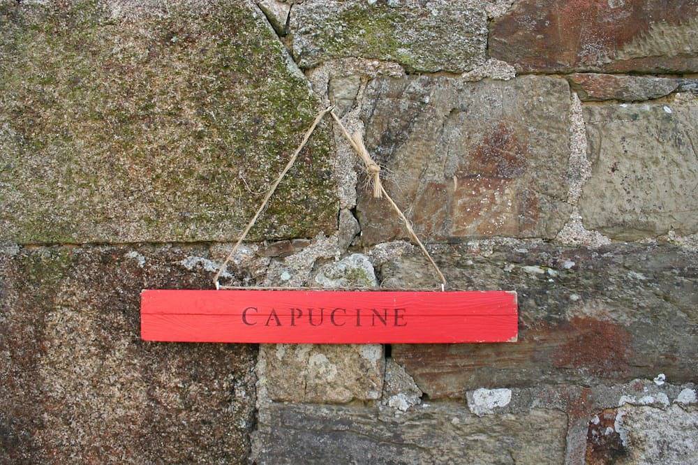 Capucine, maison en pierre pour 4 personnes à Callac de Bretagne in Callac, Région de Guingamp