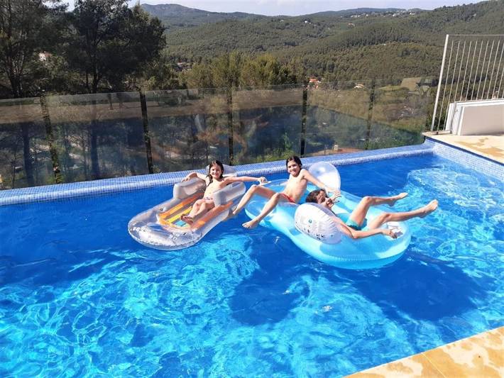 Casa de vacaciones para 8 personas, con Balcón y Terraza además de Jardín y Piscina en Olivella