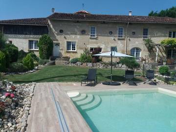 Gîte pour 6 personnes, avec vue ainsi que piscine et jardin à Saint-Nicolas-de-la-Grave
