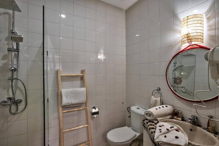 Chambre d’hôte pour 2 personnes, avec bassin pour enfant et piscine ainsi que vue et terrasse à Marrakech - 4