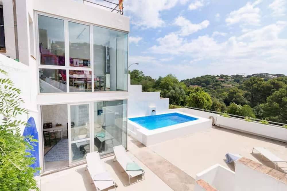 Fantastic House with pool and parking near the center of Begur in Begur Centre, Begur