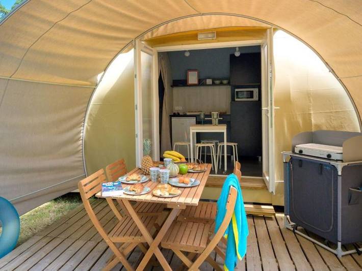 Tente pour 4 personnes, avec sauna et bassin pour enfant, animaux acceptés dans Auvergne-Rhône-Alpes - 3