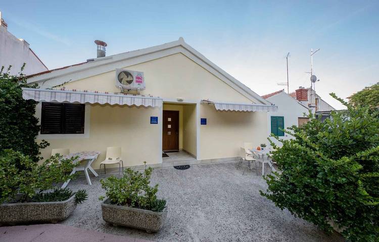 Ferienwohnung für 2 Personen in Rab Stadt