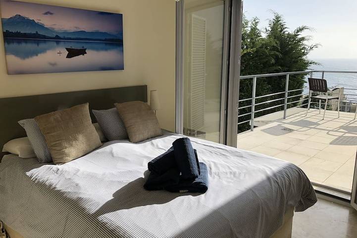 Superb location & views, heated pool (Apr - Oct), beach/restaurants 7 mins walk! in La Herradura, Almuñecar