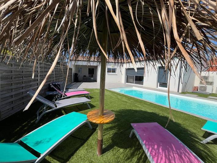 Villa pour 9 personnes, avec Terrasse et Piscine