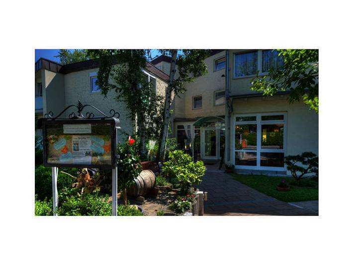 Hotel, mit Balkon/Terrasse und Terrasse sowie Garten in Bad Krozingen - 2