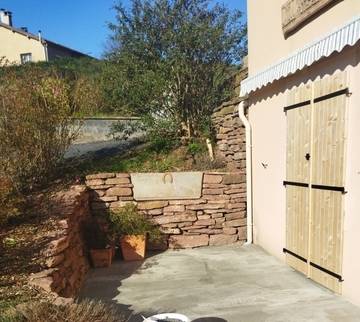 Gîte pour 3 personnes, avec jardin à Combret