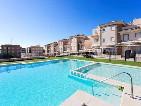 Chalet para 7 personas, con Balcón y Terraza además de Jardín y Piscina para niños en Santa Pola
