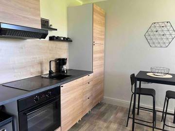 Gîte pour 2 personnes, avec jardin à Miribel