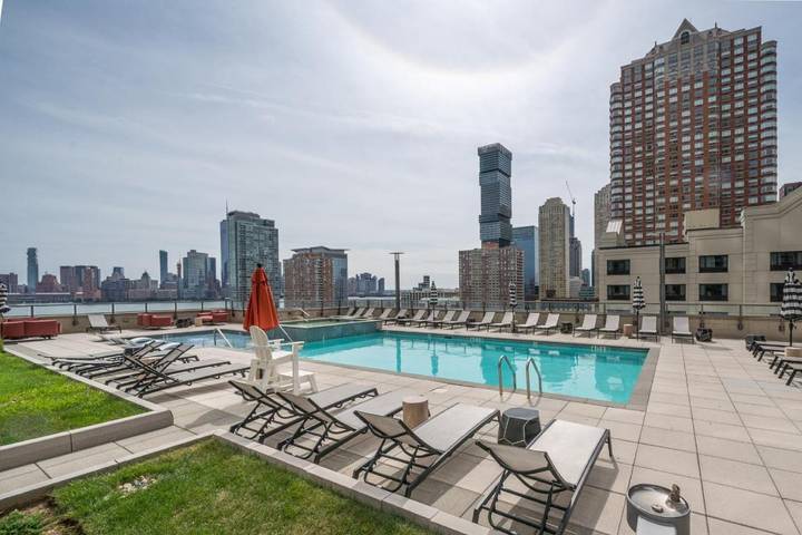 Apartamento de vacaciones para 3 personas, con jacuzzi además de piscina y jardín - 1