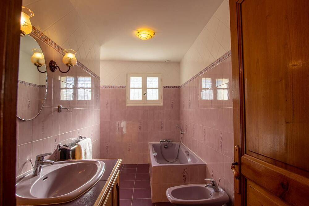 Maison spacieuse avec piscine privée et internet à Villamblard in Villamblard, Périgord Pourpre