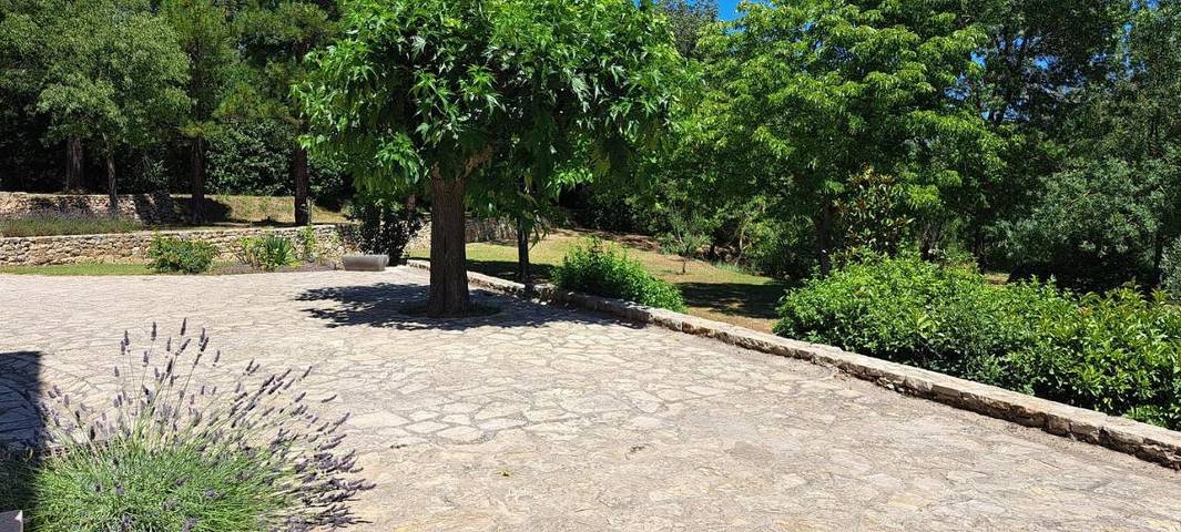 Gîte pour 2 personnes, avec vue ainsi que jardin et piscine à Auriol - 3