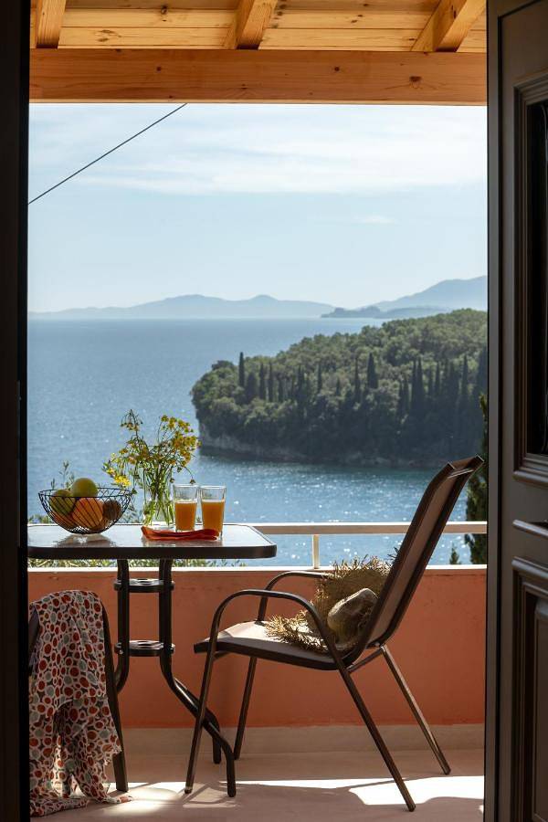 Ολόκληρο το διαμέρισμα, Top Floor Studio Apartment with Balcony and Sea View in Καλάμι, Κέρκυρα