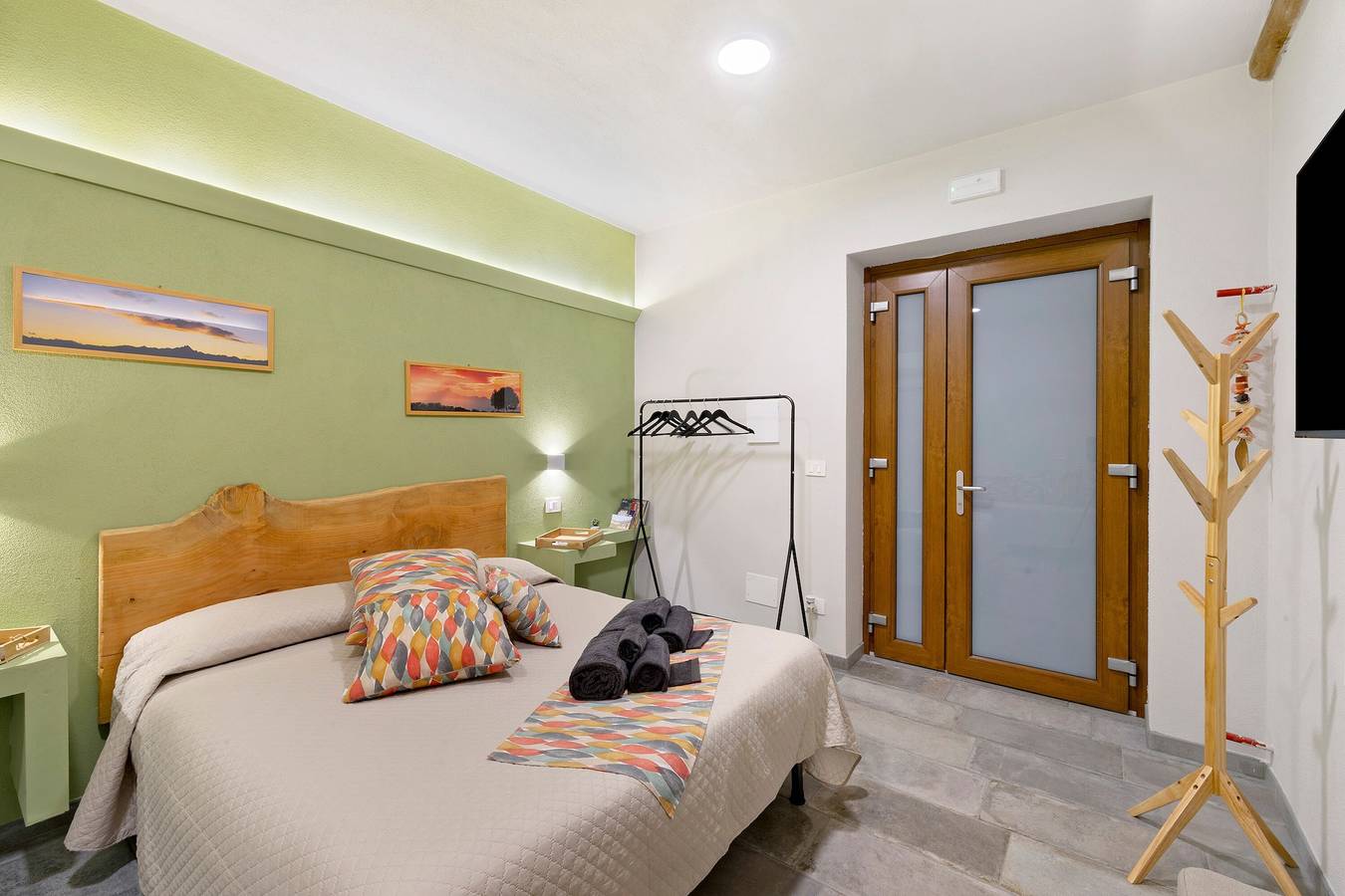 Farmhouse 'Al Campo Del Nocciolo Agriturismo' with Mountain View, Wi-Fi and Air Conditioning in Busca, Cuneo Province