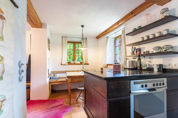 Ganze Wohnung, Ferienhaus 'Landhaus Gustl' mit privater Terrasse, privatem Garten und Wlan in Stottham, Chieming