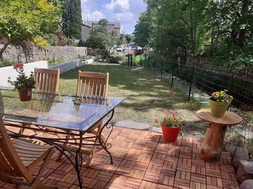 Appartement de vacances pour 4 personnes, avec terrasse et jardin en Haute-Loire