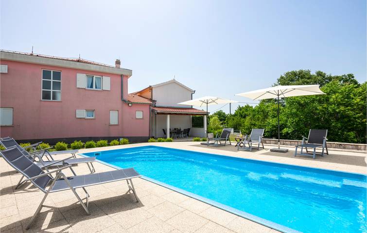 Charmantes 1-Zimmer-Apartment mit Pool, Terrasse und WLAN in Makarska Riviera