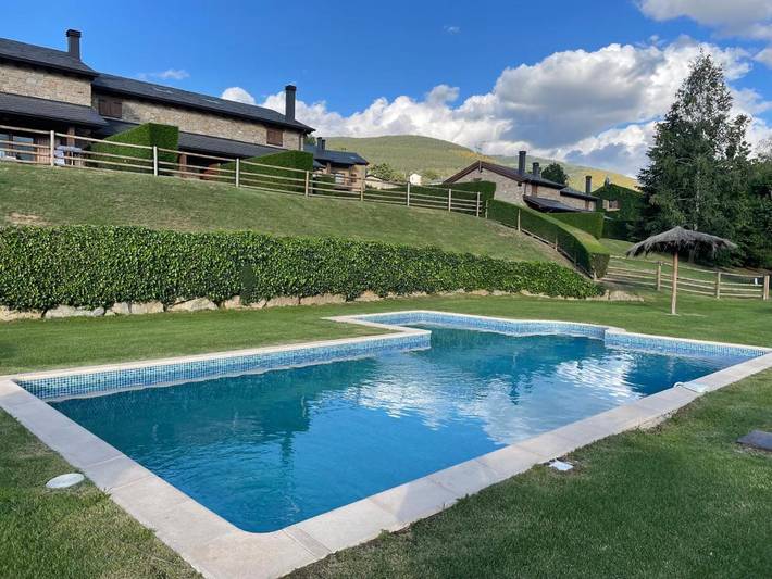 Gîte pour 5 personnes, avec vue ainsi que jardin et piscine à Osséja - 3