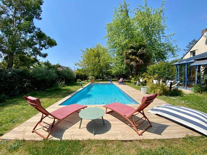 Chambre d’hôte pour 2 personnes, avec terrasse et vue ainsi que piscine et jardin