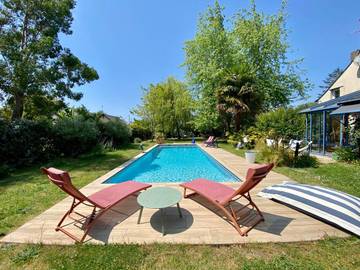 Chambre d’hôte pour 2 personnes, avec terrasse et jardin ainsi que vue et piscine à La Daguenière