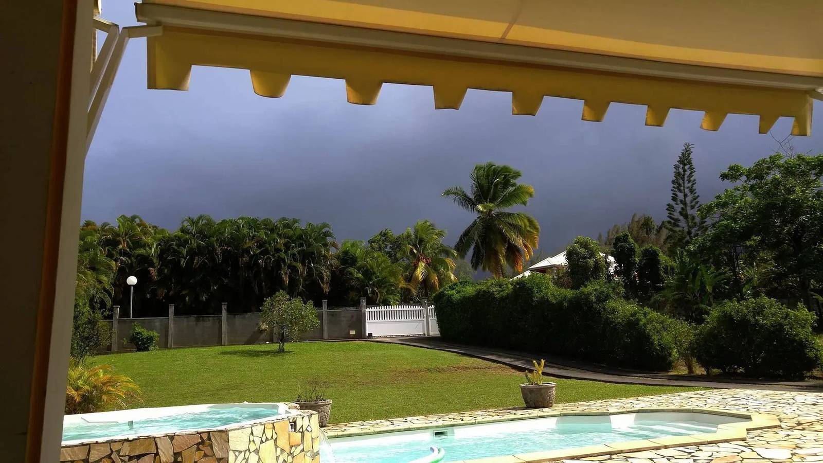 Villa avec piscine privée à Petit-Bourg, 100 m² in Petit-Bourg, Guadeloupe