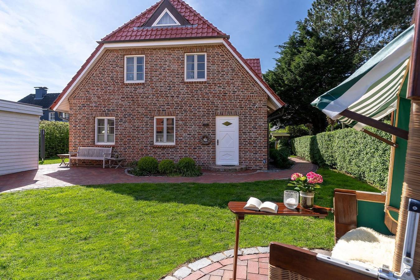 Nest und Meer - wunderschönes Einzelhaus in hervorragender Lage im Dorf! in St. Peter-Ording, Eiderstedt