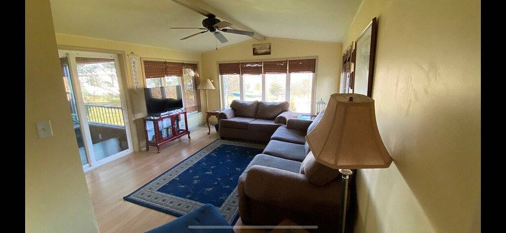 Apple Canyon Lake Home, Life At The Lake in Jo Daviess County