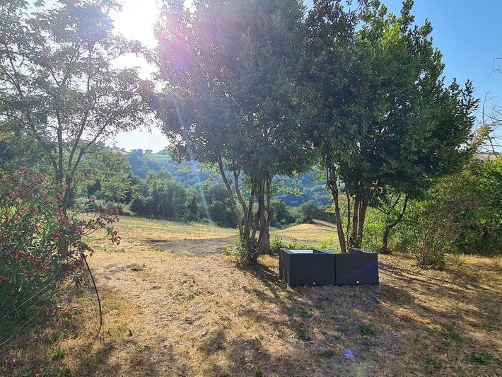 Location de vacances pour 6 personnes, avec piscine ainsi que jacuzzi et balcon à Loro Piceno - 2