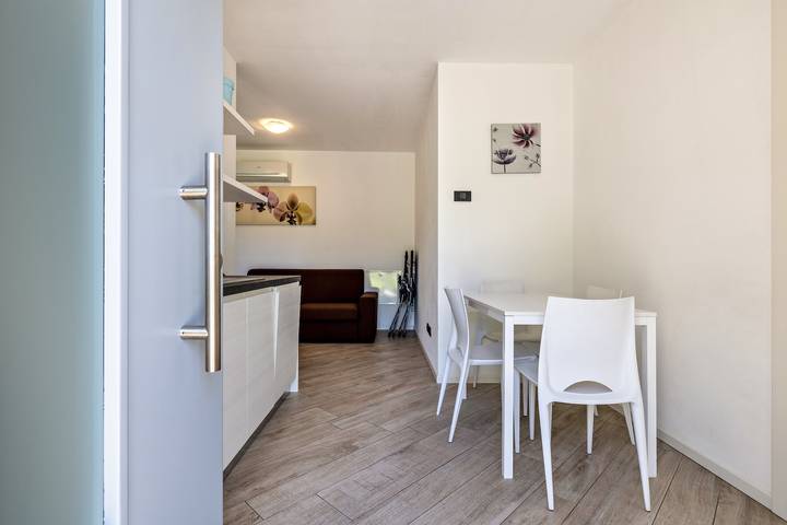 Entire apartment, Studio 'Monte Brento Gaggiolo 2' with Mountain View and Private Garden in Dro, Garda Mountains