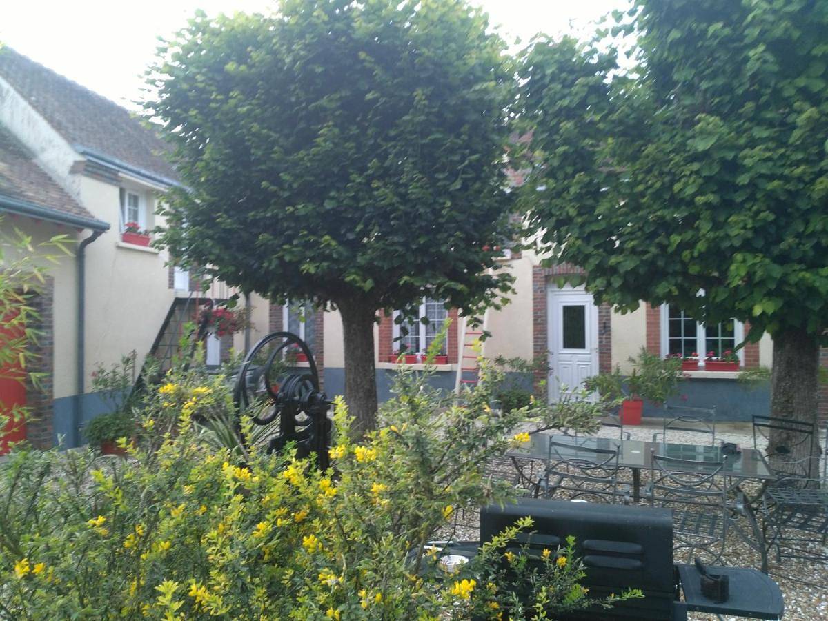 Appartement de vacances entier, Large Double Room in Villemandeur, Région de Montargis