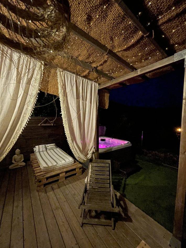 Chambre d’hôte pour 4 personnes, avec jacuzzi et jardin