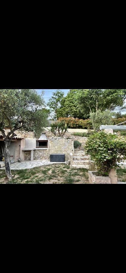 Location de vacances pour 6 personnes, avec piscine et jardin à Cuges-les-Pins - 2