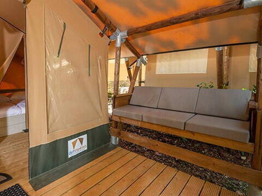 Camping La Baie du Kernic  - Tente en toile et en bois 5 personnes - Super Lodge | 2 Ch. | 4/5 Pers. | Terrasse simple | Sans Sdb in Plouescat, Côte des Légendes