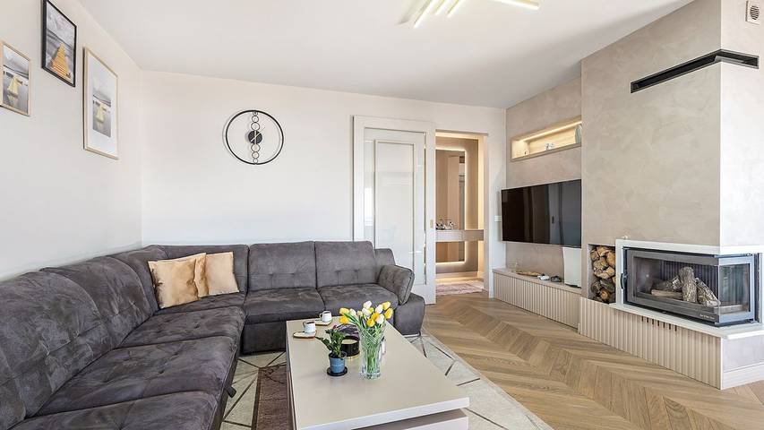 Apartament wakacyjny dla 8 osób, z ogród i balkon w Szybenik