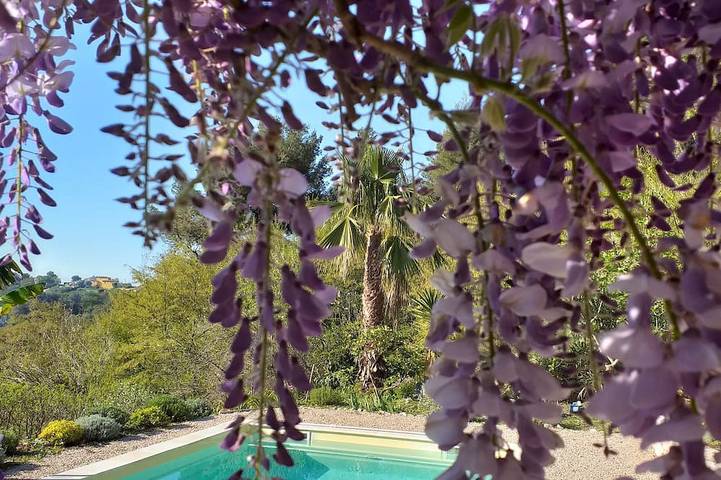 Location de vacances pour 6 personnes, avec jardin et terrasse à Castellar