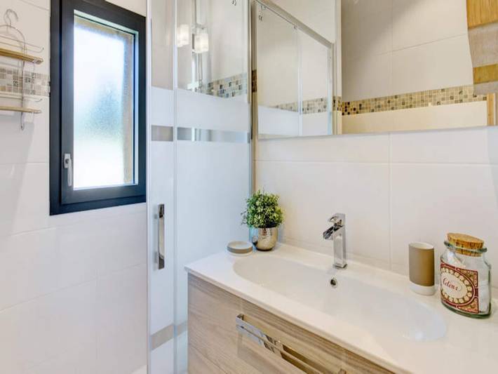 Chalet pour 12 personnes, avec jacuzzi ainsi que sauna et jardin, adapté aux familles à Montriond - 4