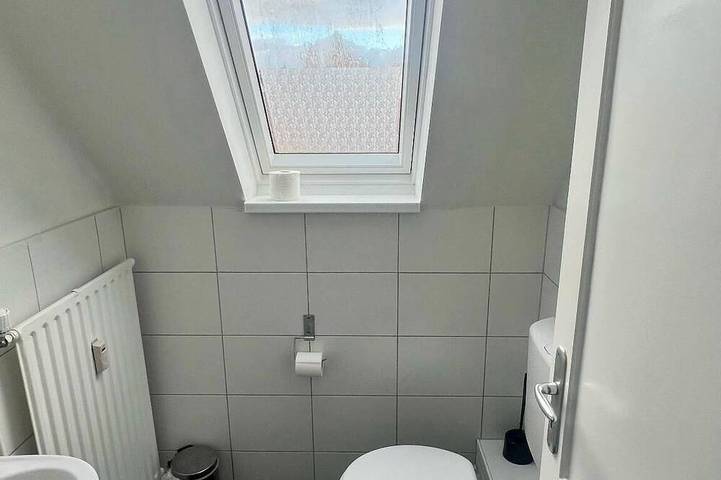 Ganze Wohnung, Gutenbergstraße 13 - 2 Schlafzimmer mit Wohnzimmer in Neumünster, Schleswig-Holstein Binnenland